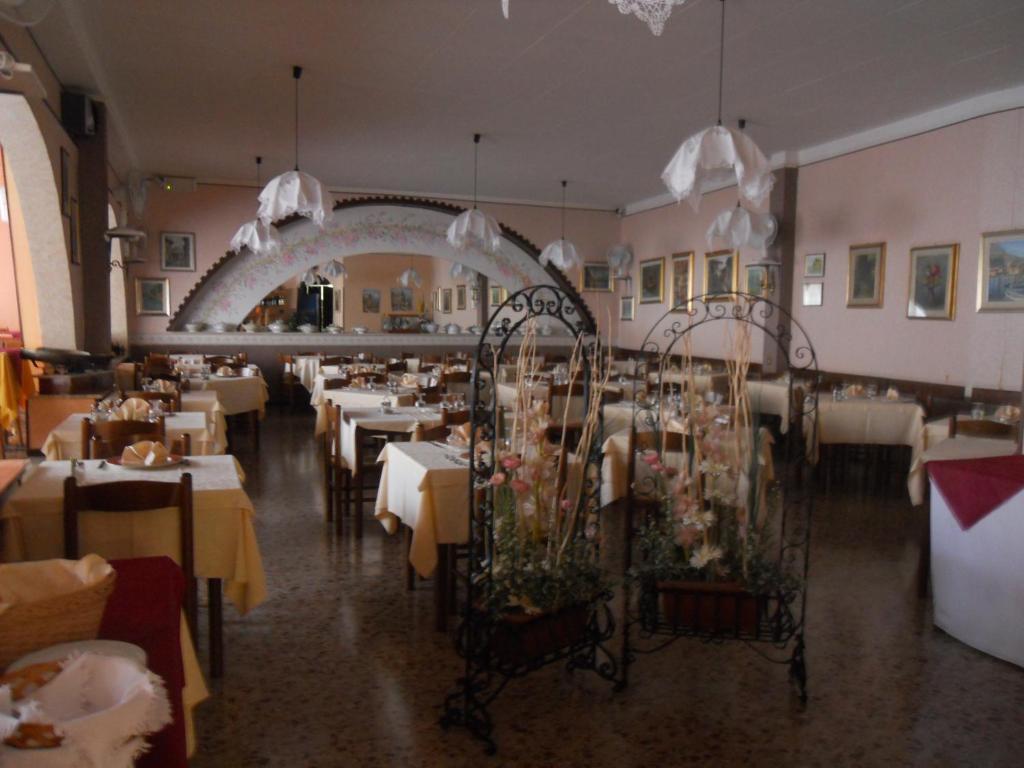 Albergo Giardino Toscolano Maderno Extérieur photo