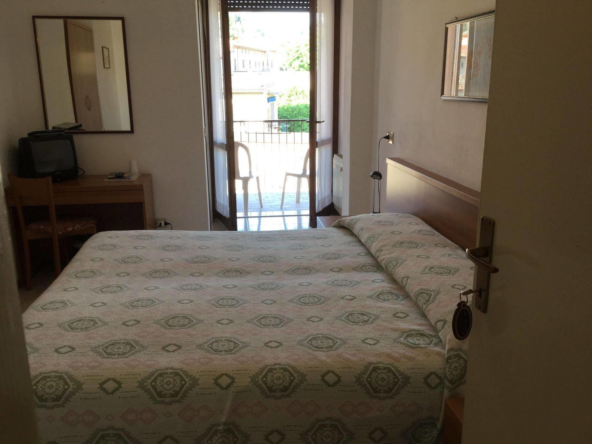 Albergo Giardino Toscolano Maderno Extérieur photo